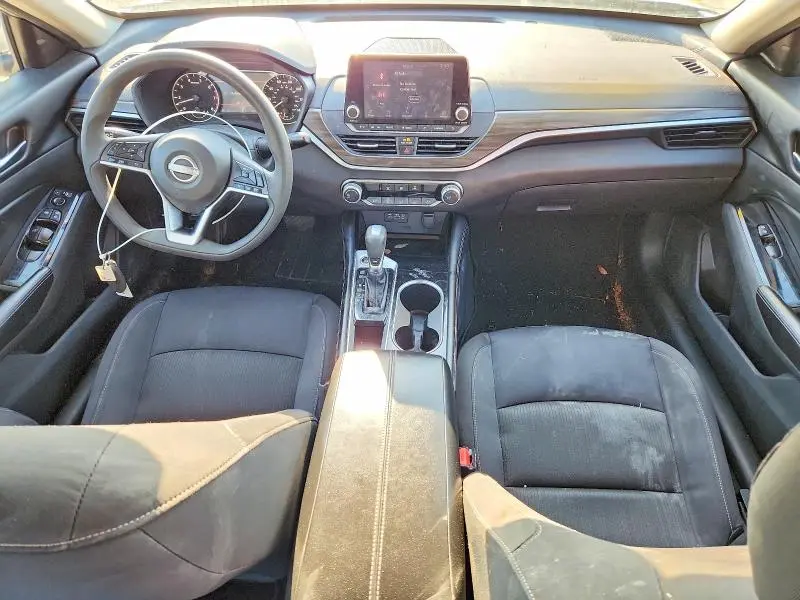 2023 NISSAN ALTIMA SV  