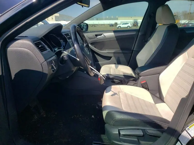 2016 VOLKSWAGEN JETTA SPORT  