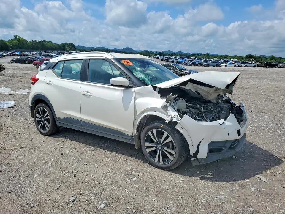 2020 NISSAN KICKS SV  