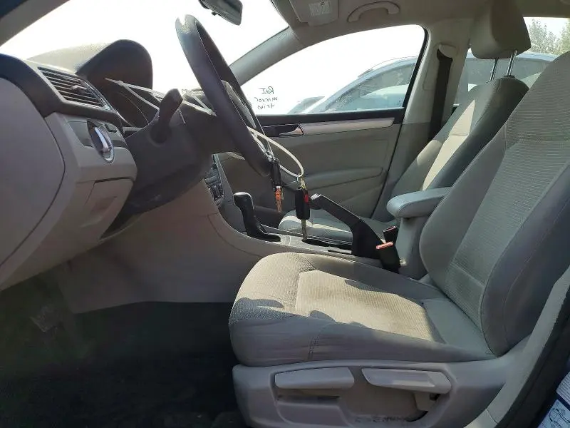 2017 VOLKSWAGEN PASSAT S  