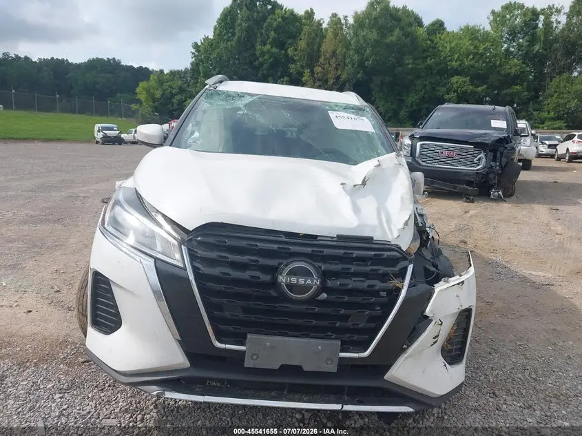 2022 NISSAN KICKS SV XTRONIC CVT