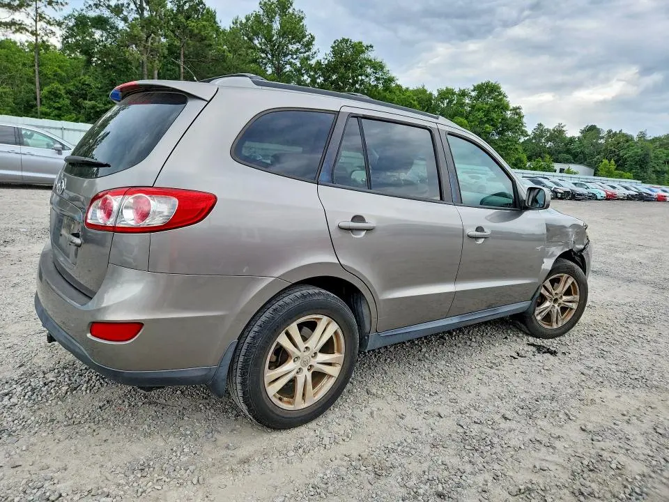 2012 HYUNDAI SANTA FE SE  