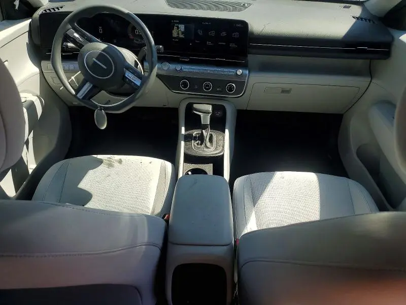 2024 HYUNDAI KONA SE  