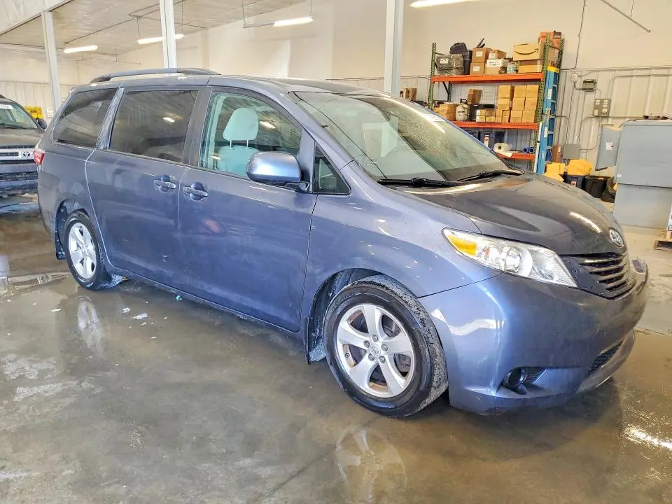 2015 TOYOTA SIENNA   