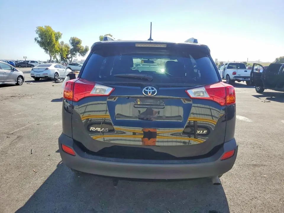 2015 TOYOTA RAV4 XLE  