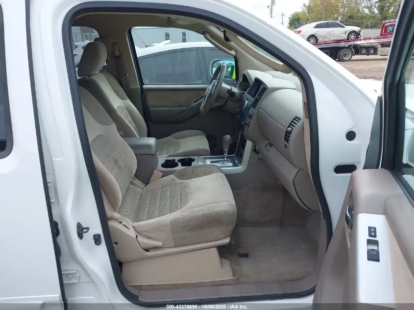 2012 NISSAN PATHFINDER SV