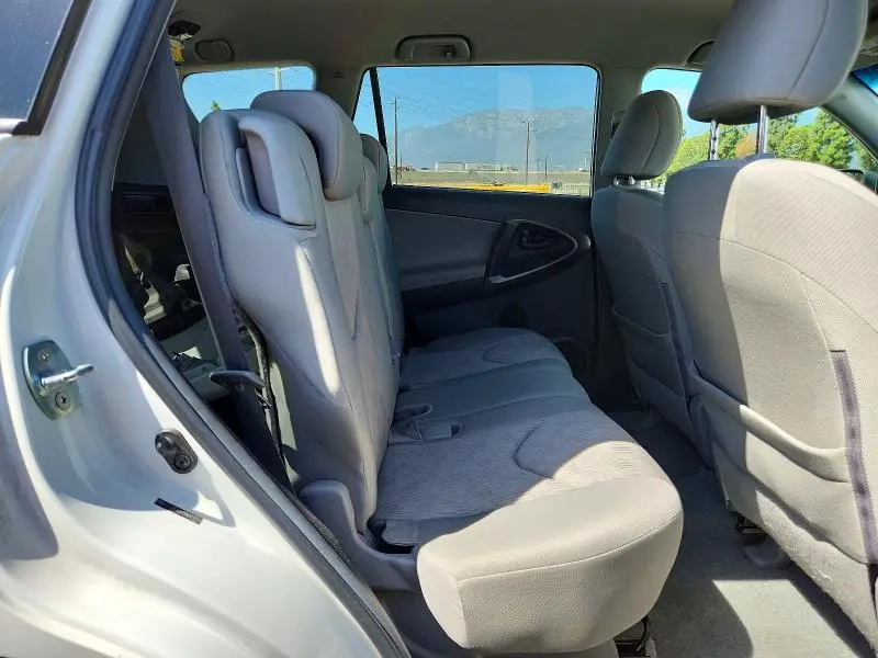 2011 TOYOTA RAV4 BASE  