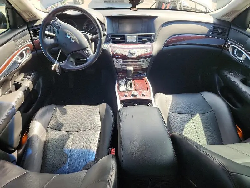2019 INFINITI Q70 3.7 LUXE  