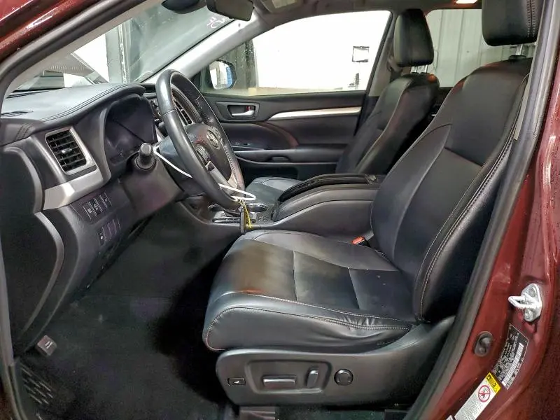 2019 TOYOTA HIGHLANDER XLE  