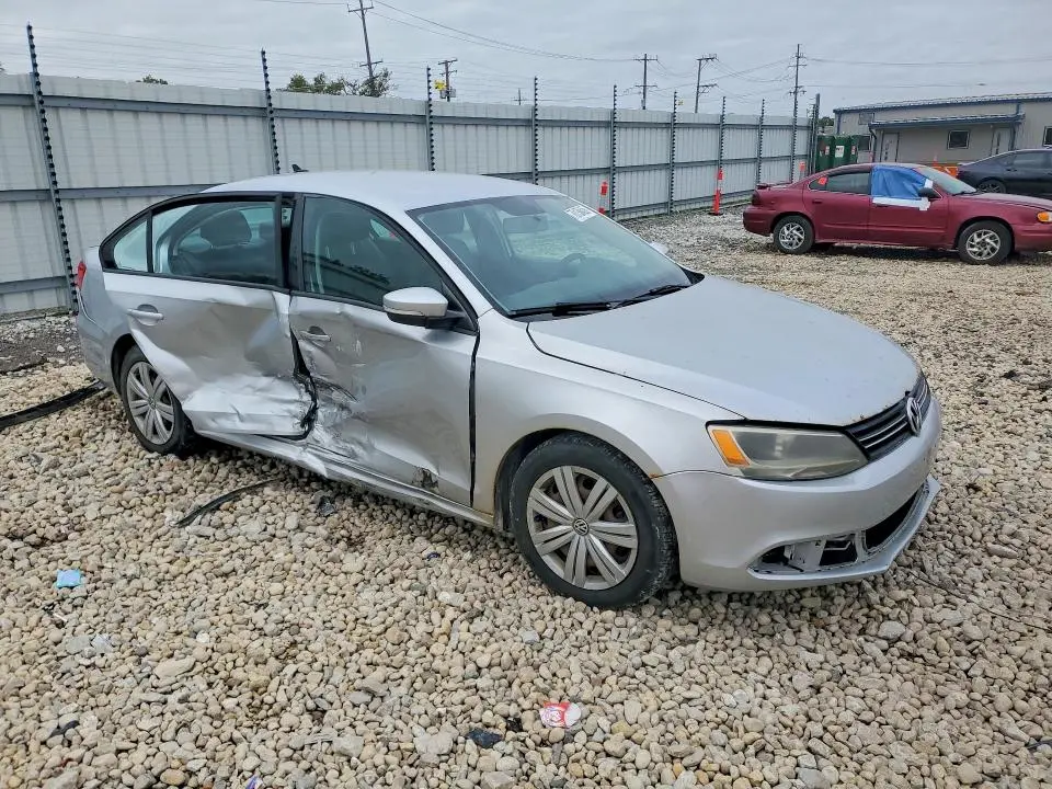 2014 VOLKSWAGEN JETTA SE  