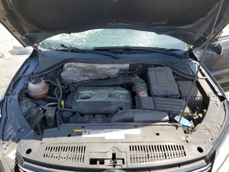 2015 VOLKSWAGEN TIGUAN S  