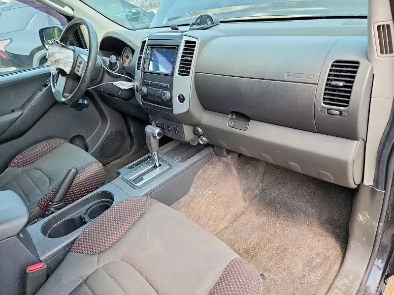 2011 NISSAN FRONTIER SV V6  