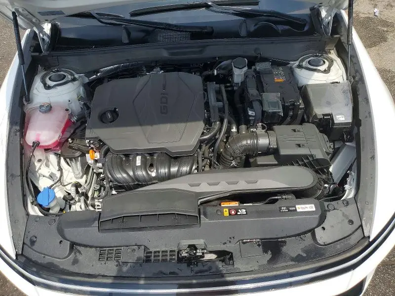 2025 HYUNDAI SONATA SE  