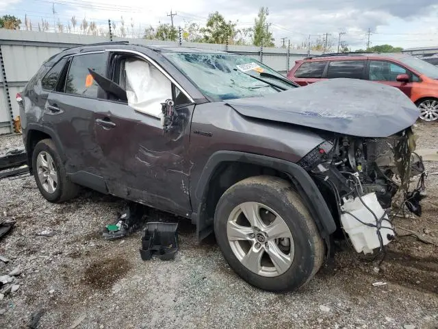 2021 TOYOTA RAV4 XLE  