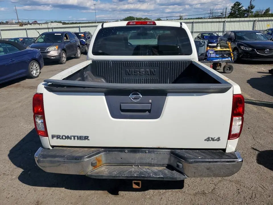 2015 NISSAN FRONTIER S  