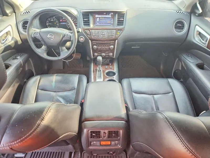 2016 NISSAN PATHFINDER SL  