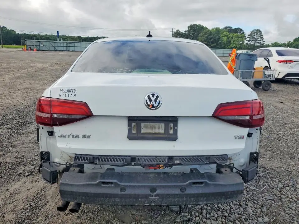2017 VOLKSWAGEN JETTA SE  