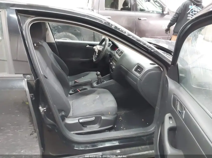 2011 VOLKSWAGEN JETTA 2.0L S