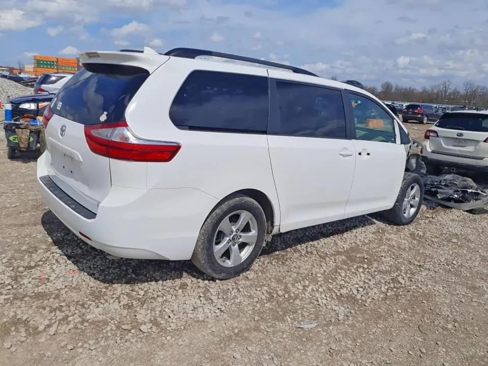 2018 TOYOTA SIENNA LE 8-PASSENGER  