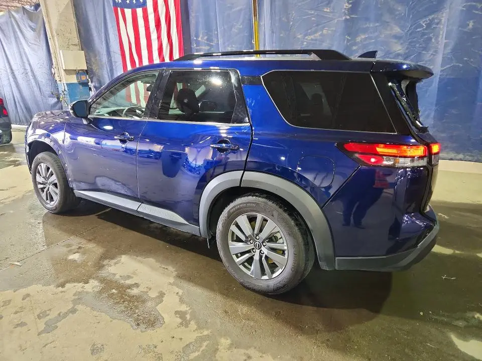 2025 NISSAN PATHFINDER SV  