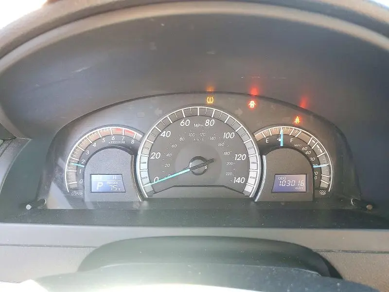 2013 TOYOTA CAMRY SE  