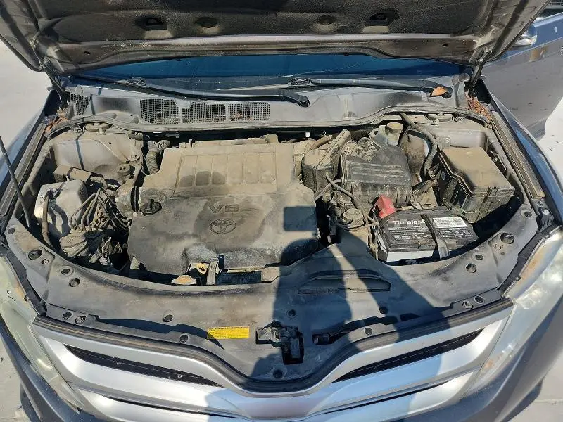 2013 TOYOTA VENZA LE  