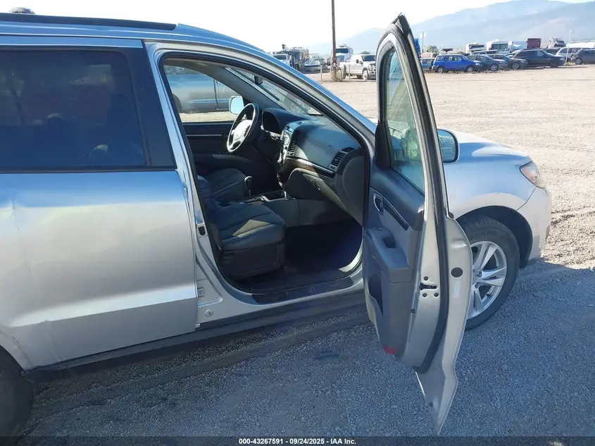 2011 HYUNDAI SANTA FE SE