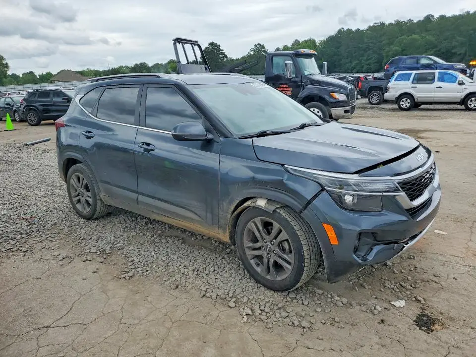 2022 KIA SELTOS S  