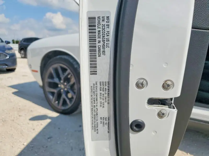 2023 DODGE CHALLENGER SXT  