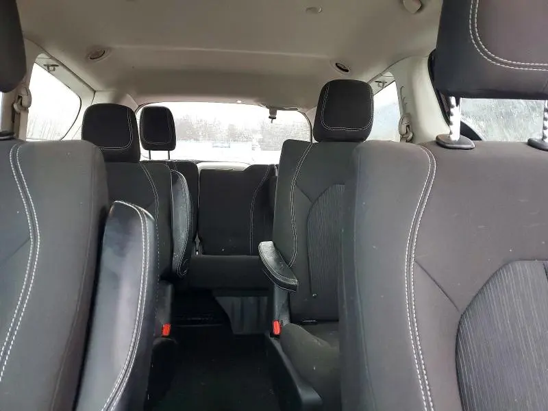 2021 CHRYSLER VOYAGER LX  