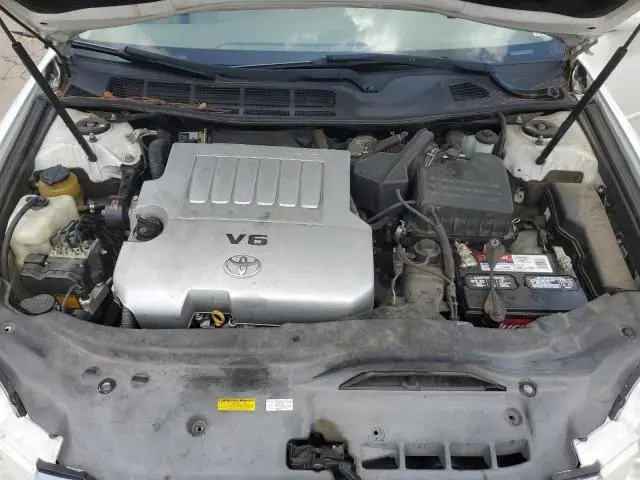 2010 TOYOTA AVALON XL  