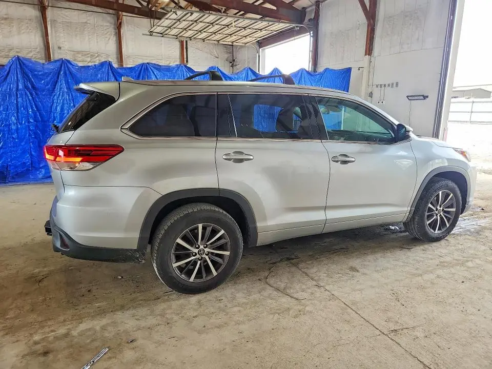 2018 TOYOTA HIGHLANDER XLE  