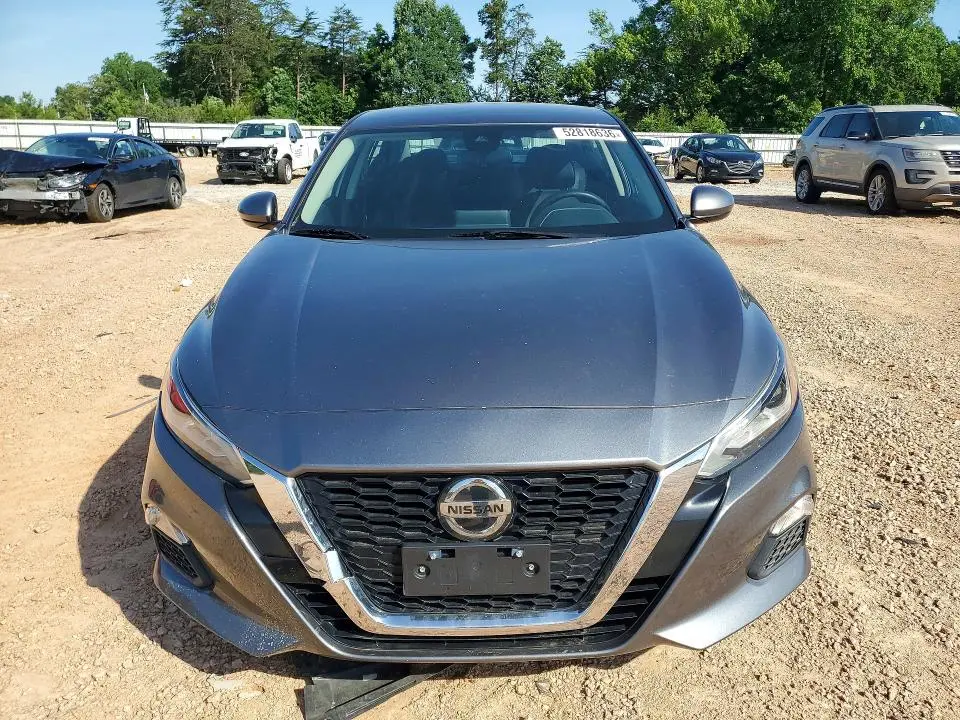 2022 NISSAN ALTIMA SV  