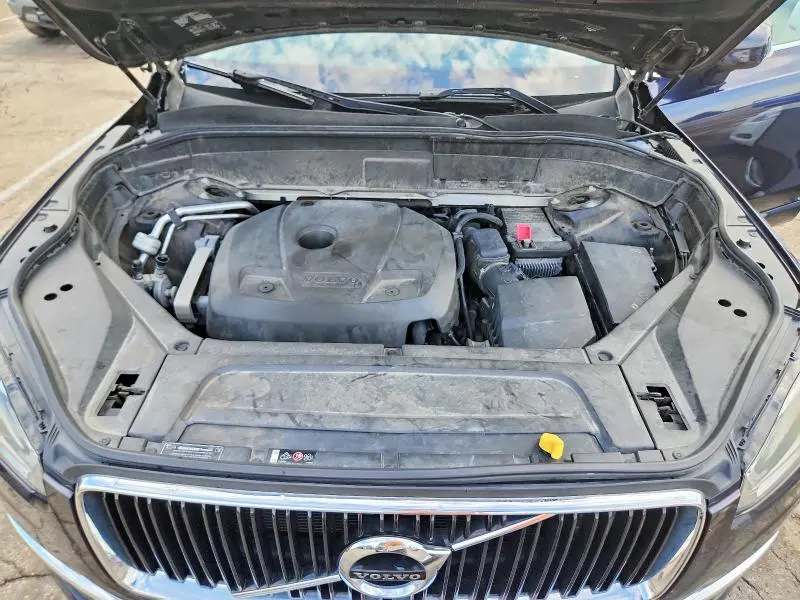 2016 VOLVO XC90 T6  