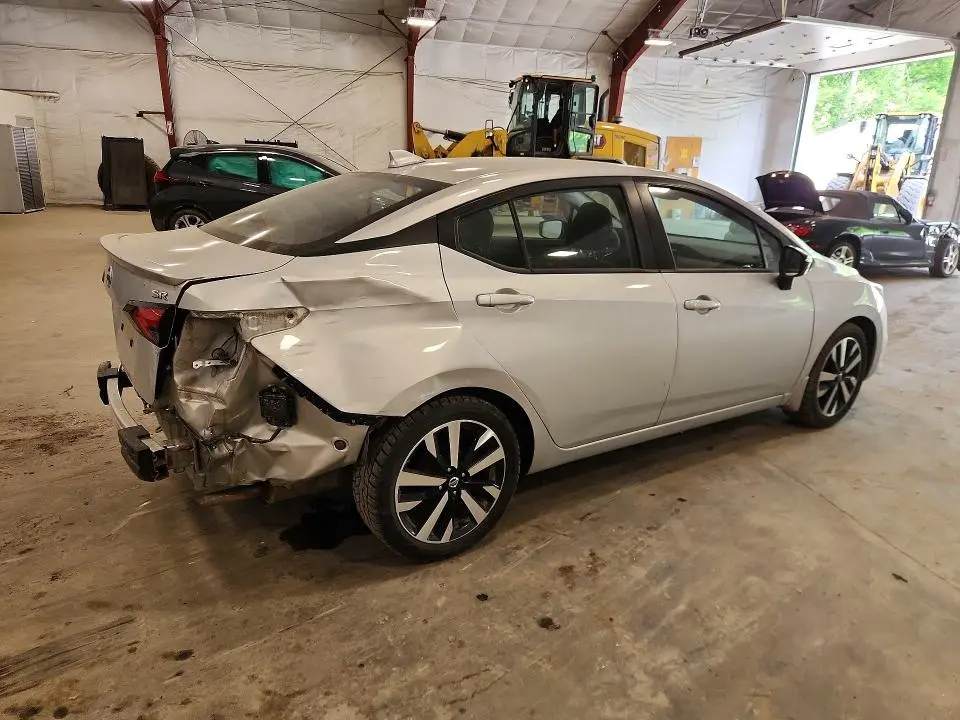 2021 NISSAN VERSA SR  