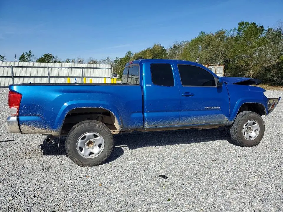 2017 TOYOTA TACOMA SR5 V6  