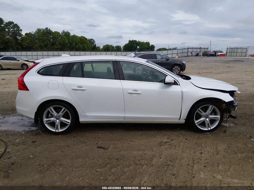 2016 VOLVO V60 T5 PLATINUM