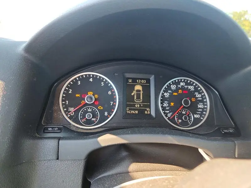 2014 VOLKSWAGEN TIGUAN S  