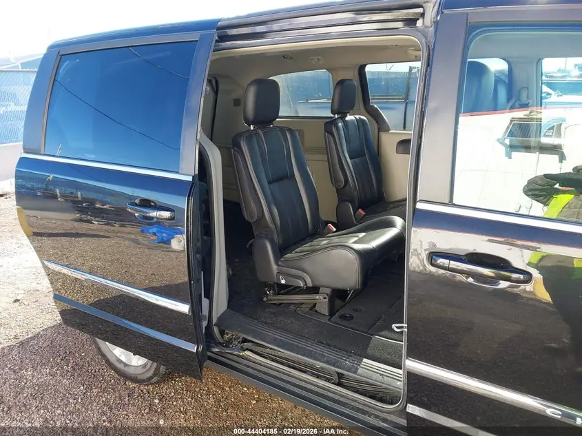 2016 CHRYSLER TOWN & COUNTRY TOURING