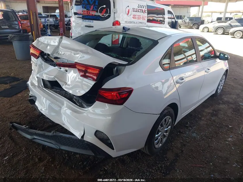 2023 KIA FORTE LX