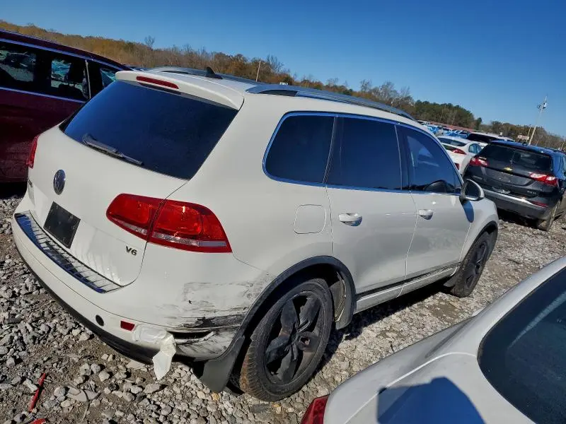 2013 VOLKSWAGEN TOUAREG V6  