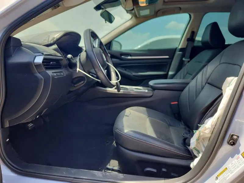 2024 NISSAN ALTIMA SR  
