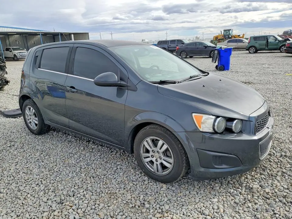 2016 CHEVROLET SONIC LT  