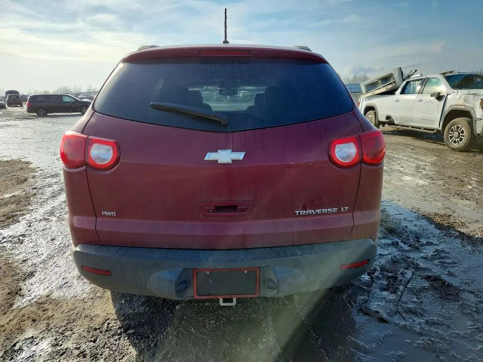 2011 CHEVROLET TRAVERSE LT  