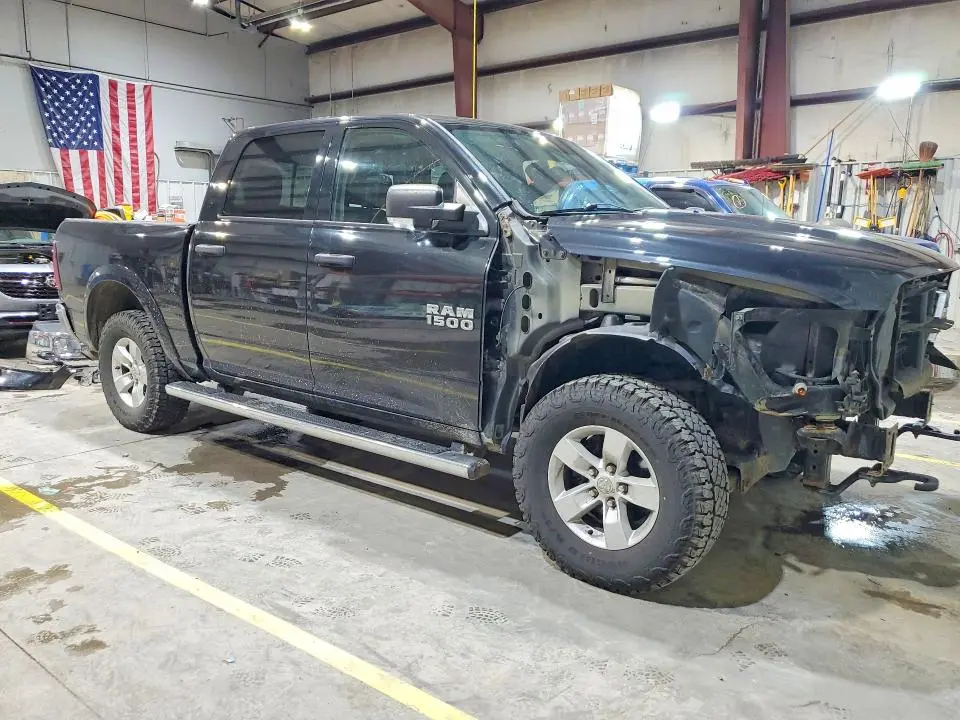 2016 RAM 1500 SLT  