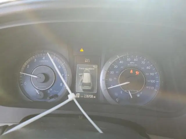 2015 TOYOTA SIENNA XLE 8-PASSENGER  