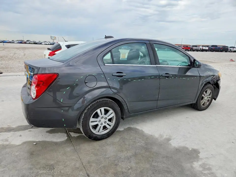 2016 CHEVROLET SONIC LT  