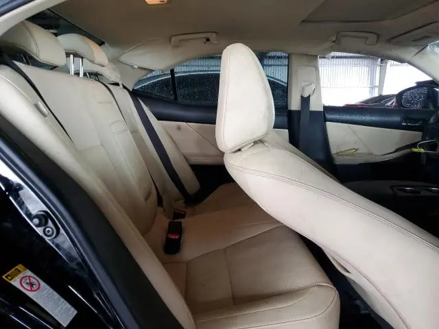 2016 LEXUS IS 200T