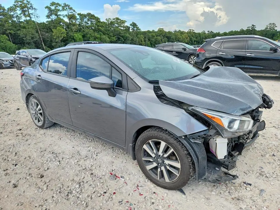 2021 NISSAN VERSA SV  