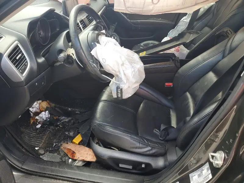 2018 MAZDA 3 TOURING  